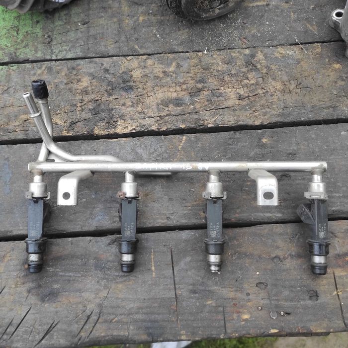 Listwa Wtryskowa Wtryski Meriva A 1,6 8 V Z16SE Komplet 253,17,316