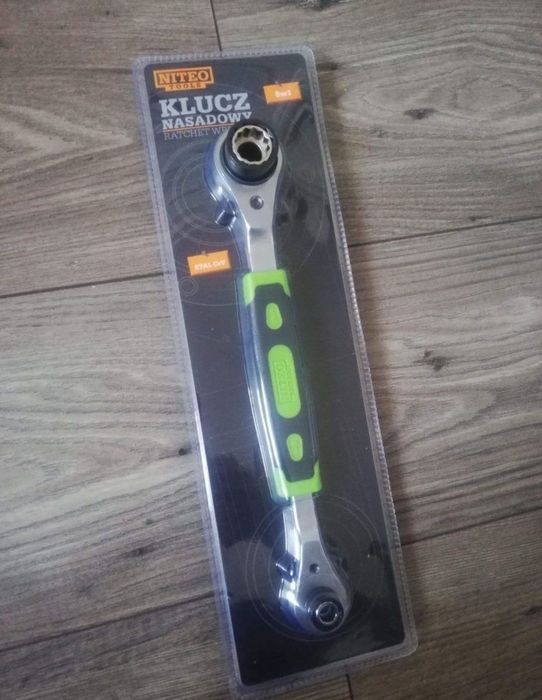 Nowy klucz nasadowy 8 w 1