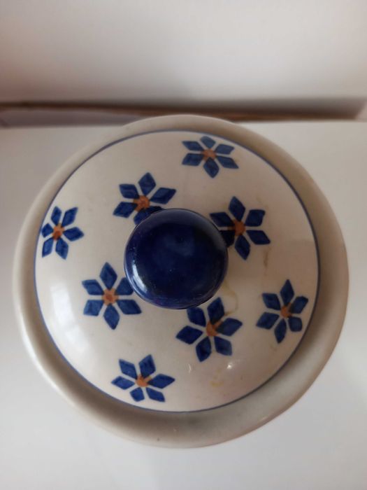 Porcelain candy jar.444483708042629122