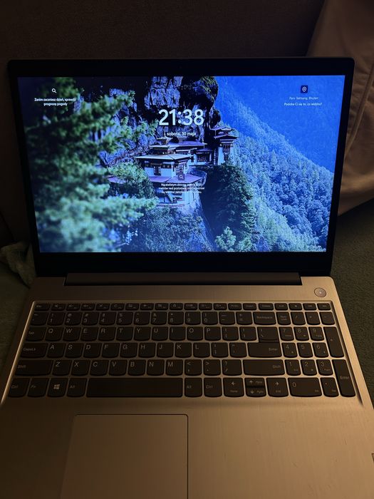 laptop lenovo AMD RYZEN 5
