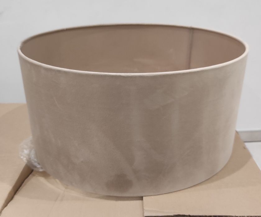 Beżowy welurowy abażur średnica 50 cm. 24,5cm wysokość