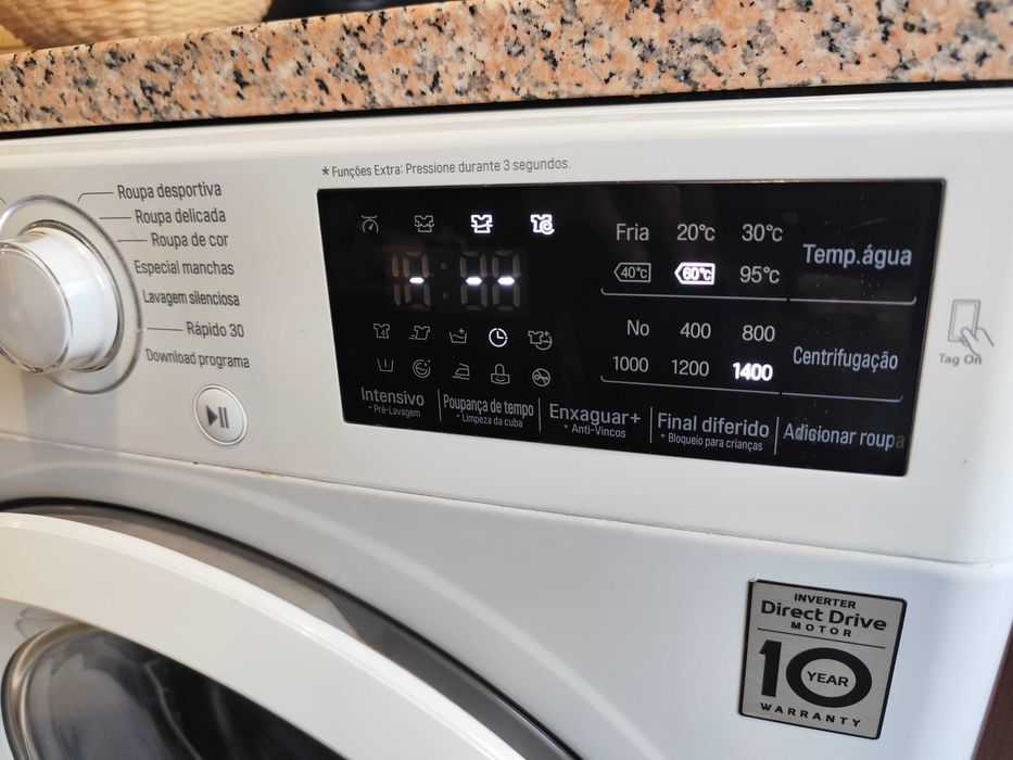 Máquina de lavar roupa LG - digital e como nova - estado 9 em 10!
