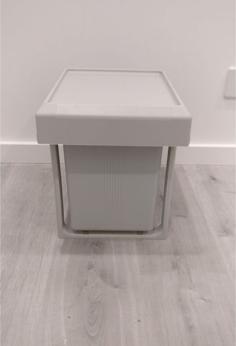 Caixote do Lixo Extraível para Armário de Cozinha 16L – Novo
