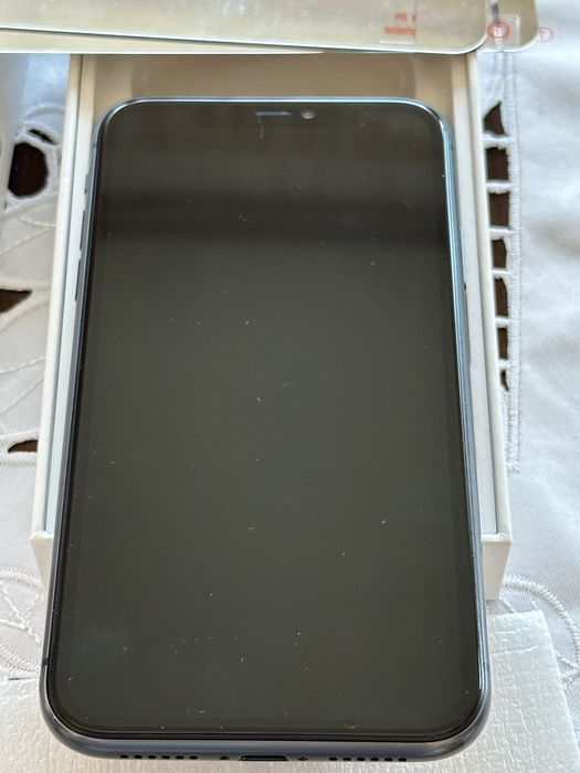 Apple iPhone 11 64GB – sprawny, zadbany  - male uszkodzenie