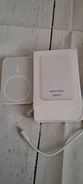Зовнішній акумулятор для IPHONE 5000 mAh з реверсивним заряджанням Apple MagSafe Battery Pack White Павер банк Appl