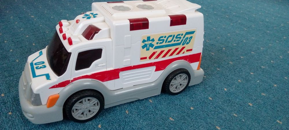 Машинка іграшкова швидка допомога музична велика