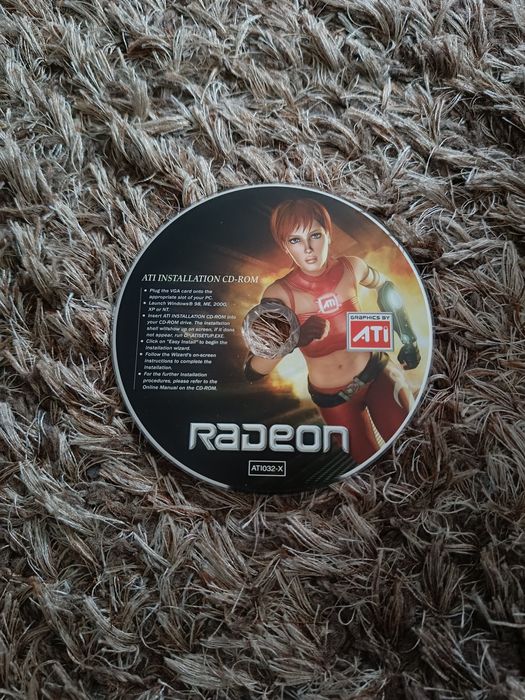 Płyta CD ze sterownikami instalacyjnymi Radeon ATI