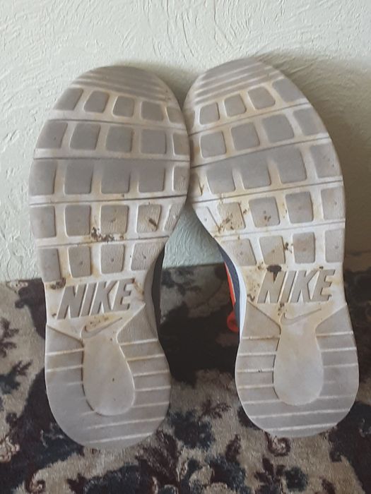Nike Кросівки жіночи сірі лого р.38.5