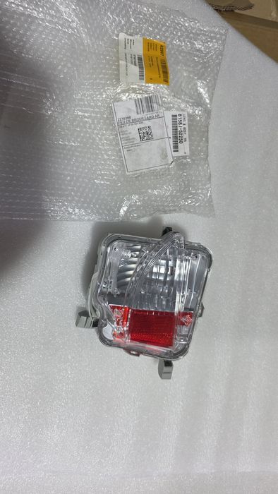 Lampa prawy tył toyota verso s ractis LENS&BODY nowa oryginał