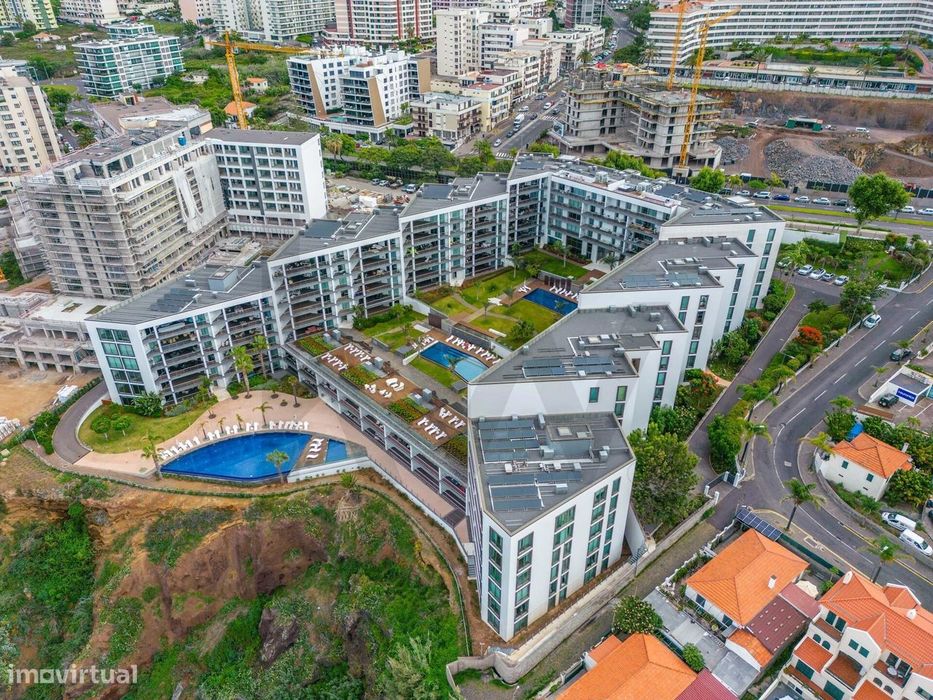 Apartamento T2 Edifício Madeira Palace Residences - Localizado Na Estr