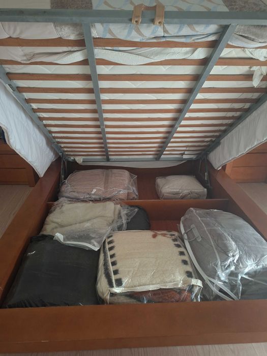 Cama de casal para colchão de 1'50