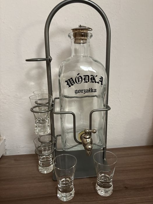 Karafka z kieliszkami 1L