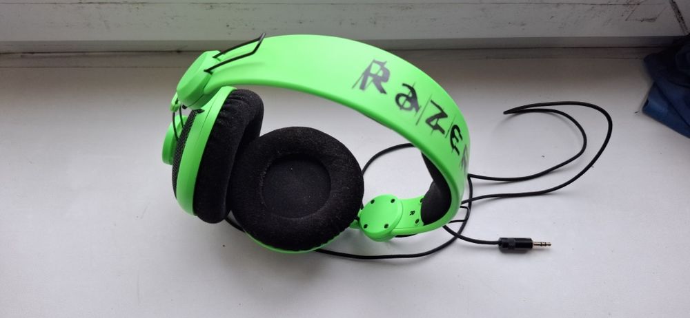 Навушники Razer Kraken Green
Оригінал, в доброму стані. Є тріщи