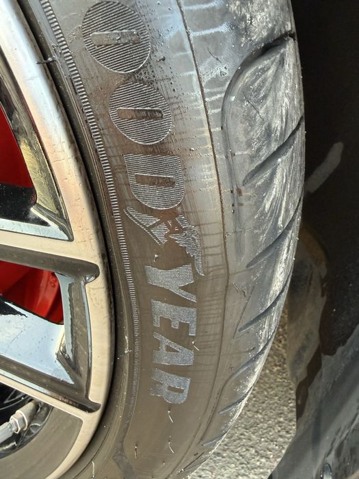 Продам 2 шт Goodyear Eagle F1 Asymmetric 3 225/40 R18 93Y Run Flat (*)