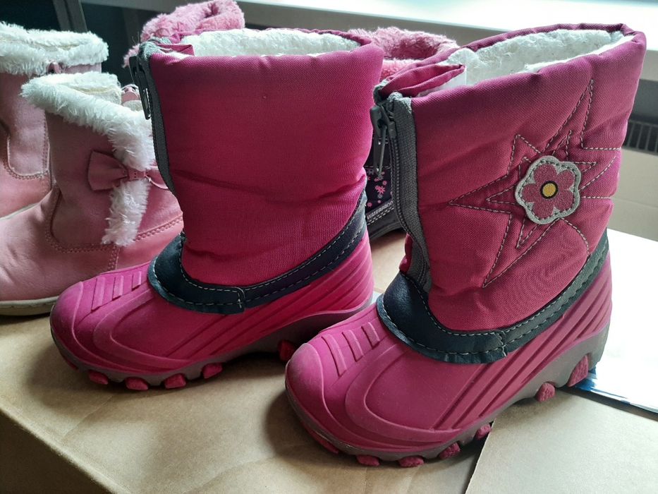 Buty zimowe,kozaki,śniegowce dla dziewczynki.Rozm.23,24,25.