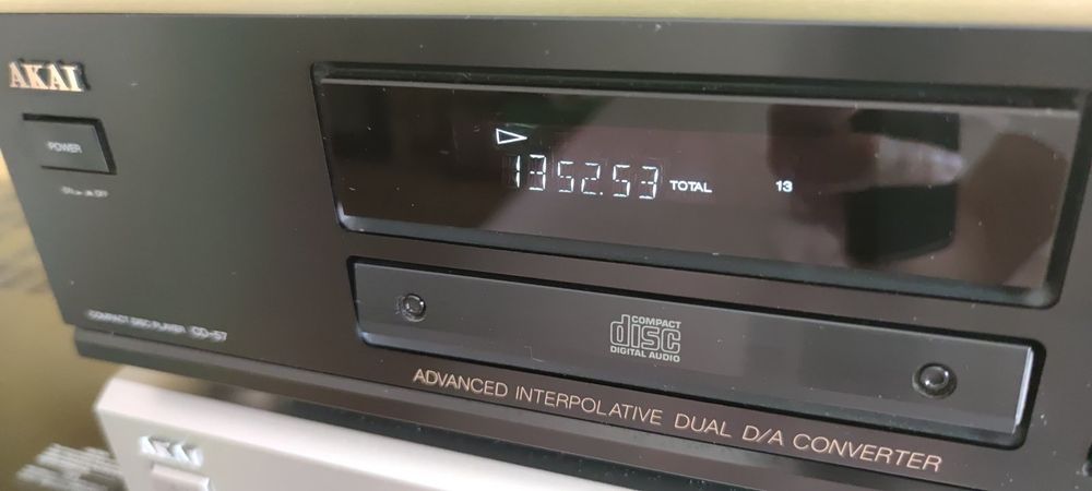 Akai CD - 57 player