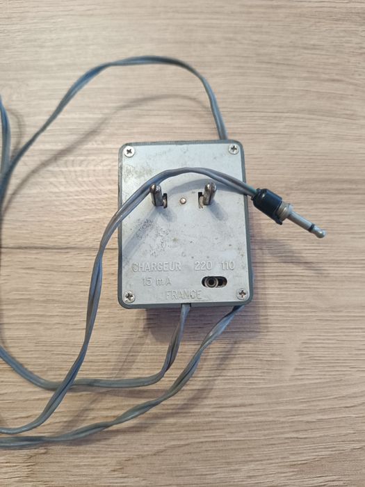 Kamera Beaulieu S2008 + Angénieux 8x64mm + ładowarka.