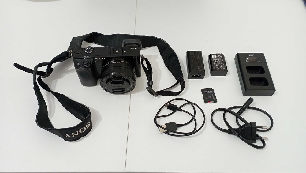 Aparat Sony A6000 + obiektyw 16-50 +  Karta 32gb  Super Stan