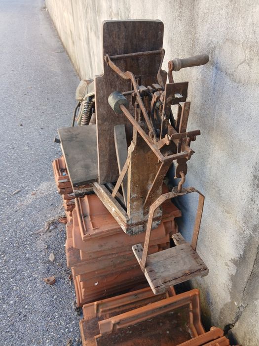 Balança antiga em bom estado