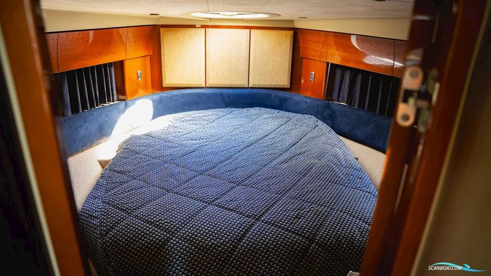 Продам моторну яхту Princess 42 Fly