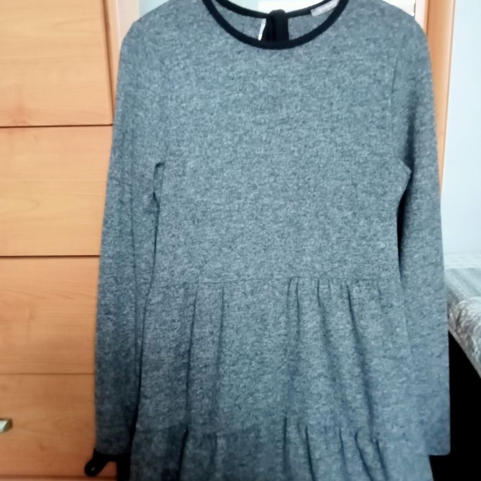 Sukienka zdługim rękawem Orsay 40