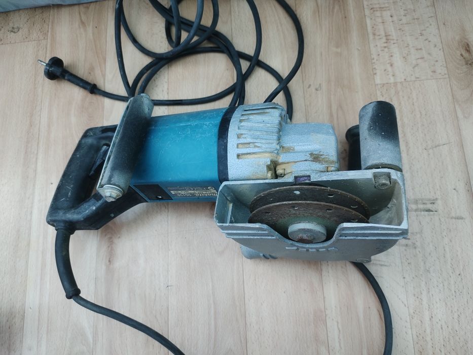 Штроборез Makita SG150