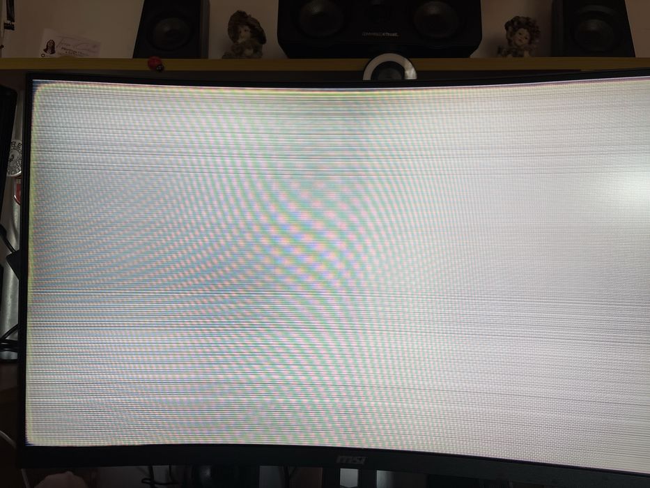 Monitor MSI MAG322CR – 31.5” Curvo – 180Hz – PARA PEÇAS / REPARAÇÃO