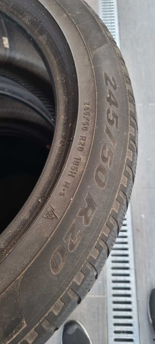 Pneus 245/50R20 Pirelli como novos