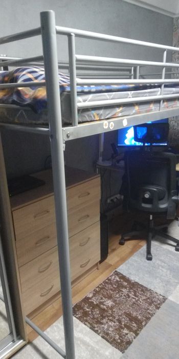 Кровать чердак со столом