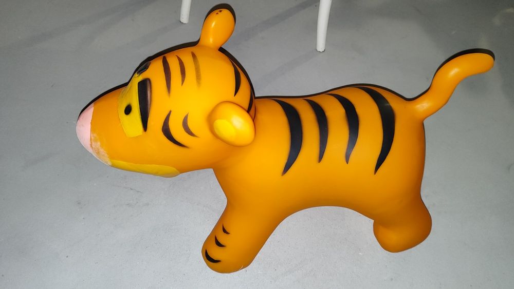 Tygrys gumowy skoczek