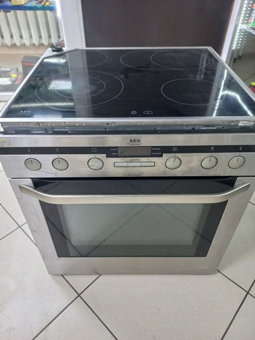 Індукційна плита з духовкою Electrolux AEG