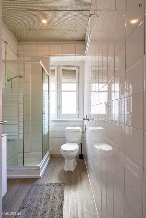 Quarto - localizado em Marquês de Pombal Lisbon