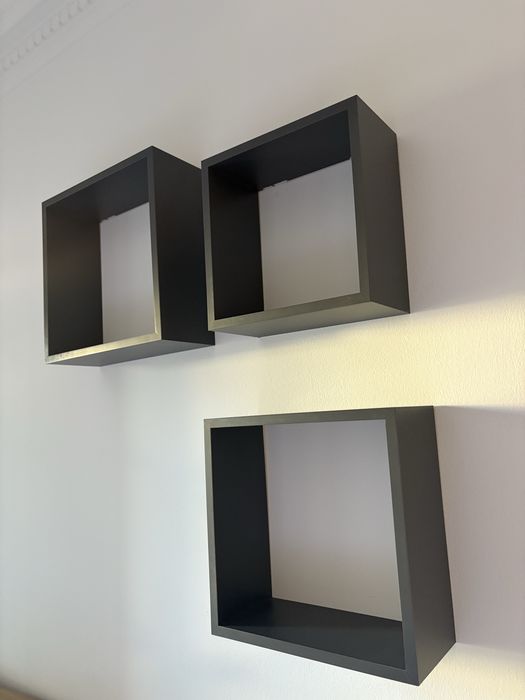 Prateleiras cubo cinzentas