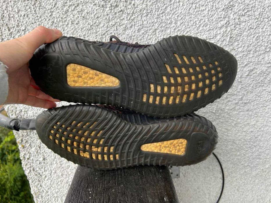 Кросівки Adidas Yeasy Boost 350