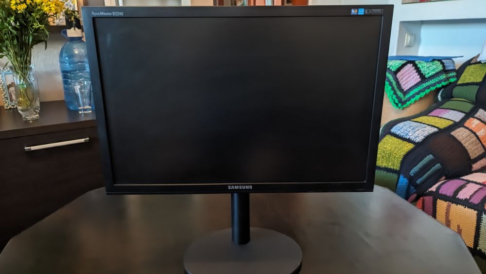 Монітор Samsung SyncMaster B2240, LG FLATRON L222WS