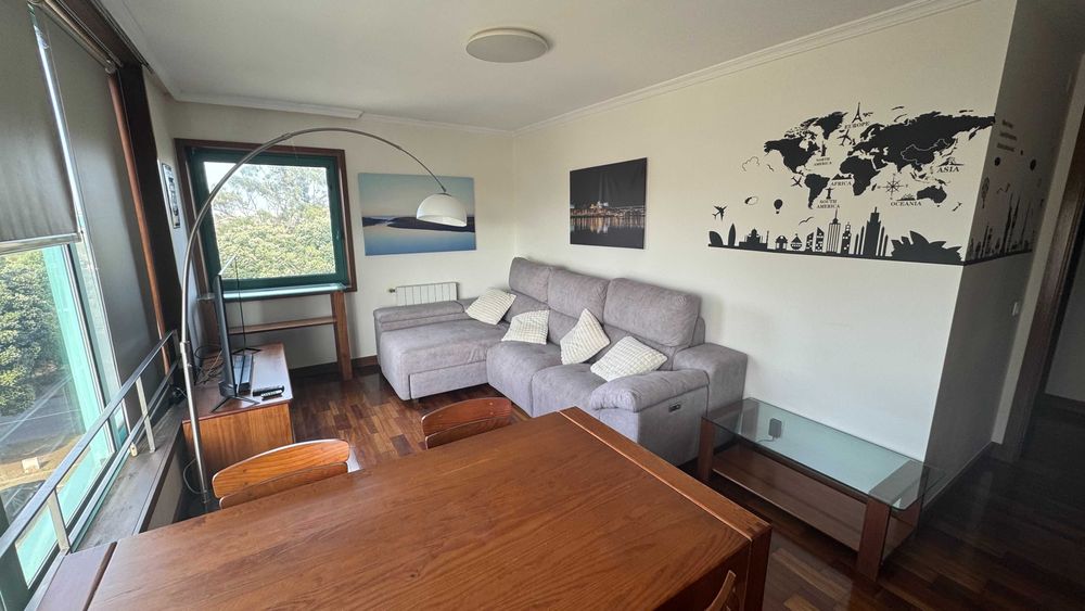 Apartamento T1 perto do mar com lugar de garagem e mobilado