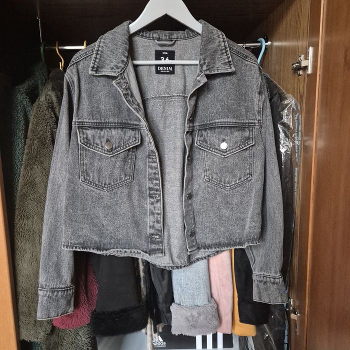 Джинсова куртка зі стразами