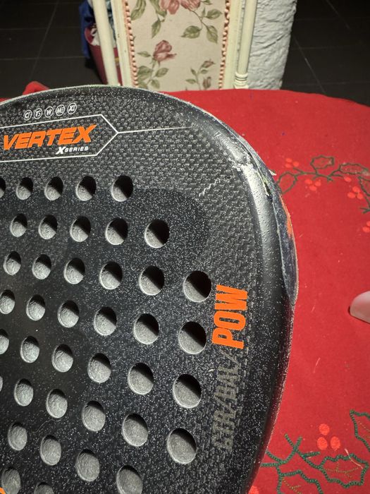 Raquete padel bullpadel vertex com pequena estaladela