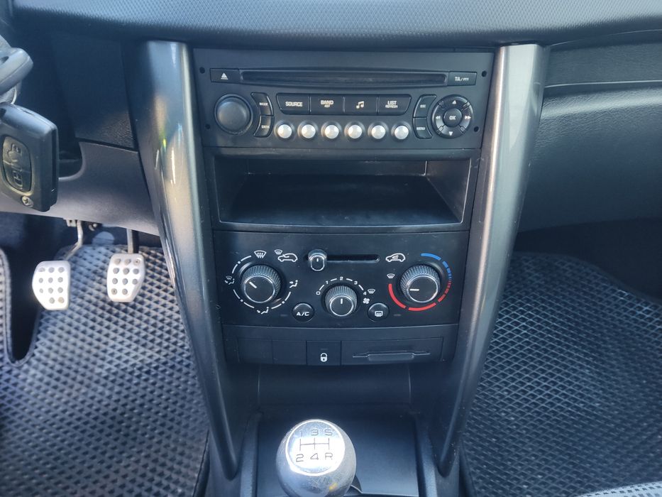 Peugeot 207sw  2011 рік 1,6 бензин