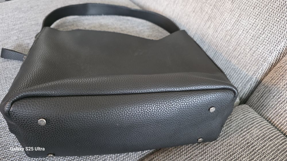 Klasyczna Czarna Torebka na Ramie /Styl Shopper/ inspirowana stylem Guess