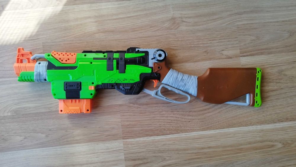 Nerf SlingFire (bez lotek