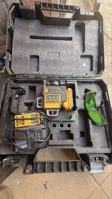 Laser krzyżowy DeWalt DCE089D1G - akumulator 12V/2.0Ah