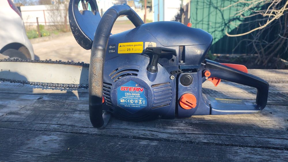 Продам бензопилу STERN