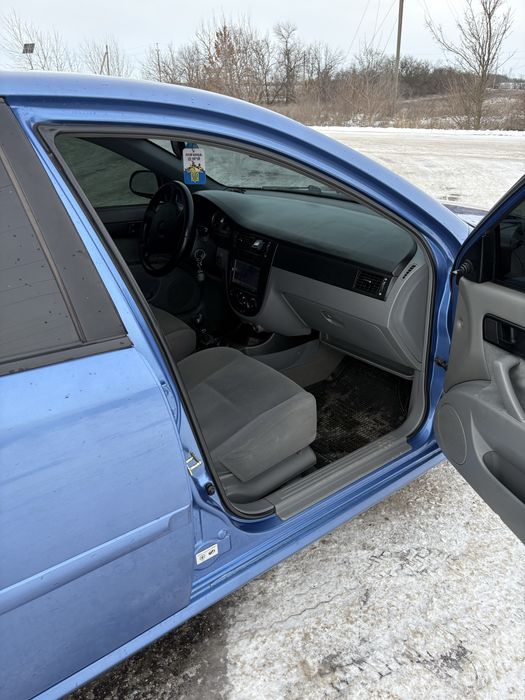 продам машину Chevrolet