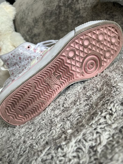 Trampki adidas 38 za kostke satyna biale w kwiatki