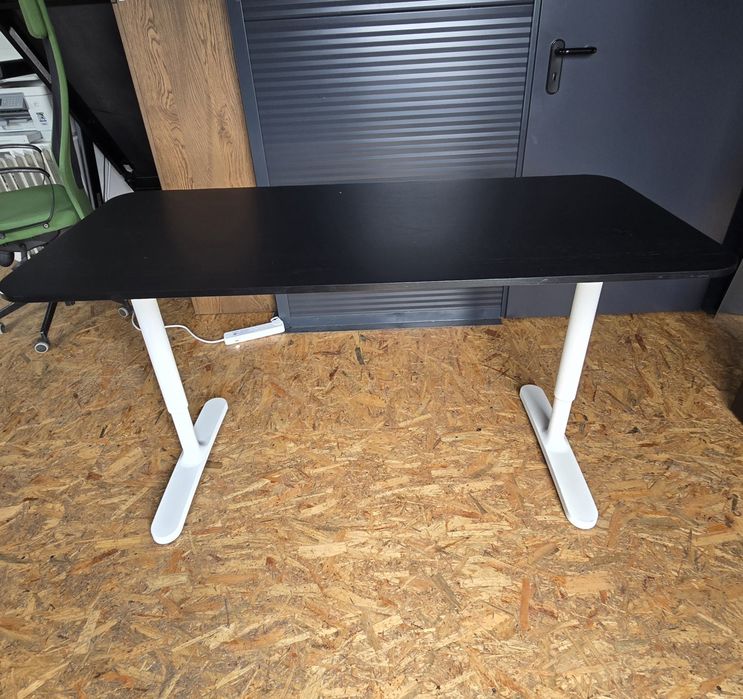 Biurko Ikea Bekant 140x60 cm z regulacją wysokości