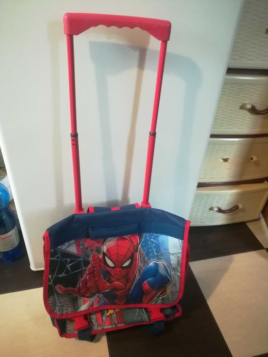 Продаю школьный рюкзак MARVEL " Spider-Man " человек-паук на колесах