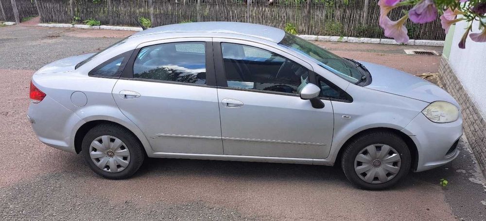 Fiat Linea 2013 року 1.3 дизель — офіційне авто, клімат-контроль, 1 власник
