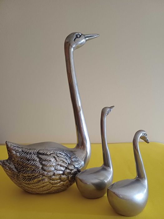 Família de 3 Cisnes em Estanho