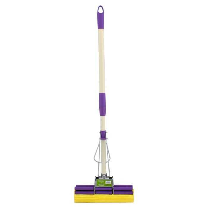 Швабри дерев’яні або пластикові